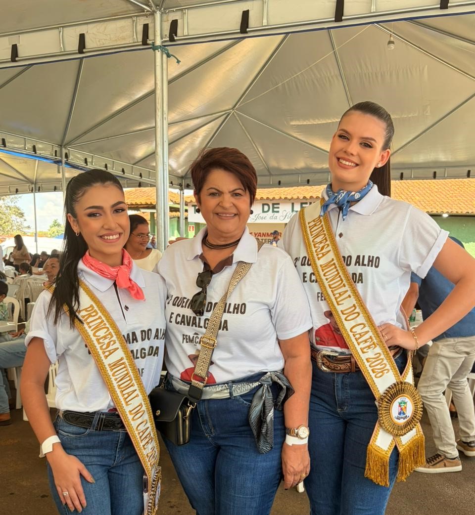 FEMCAFÉ 2026 começou com o tradicional momento da Cavalgada e Queima do Alho